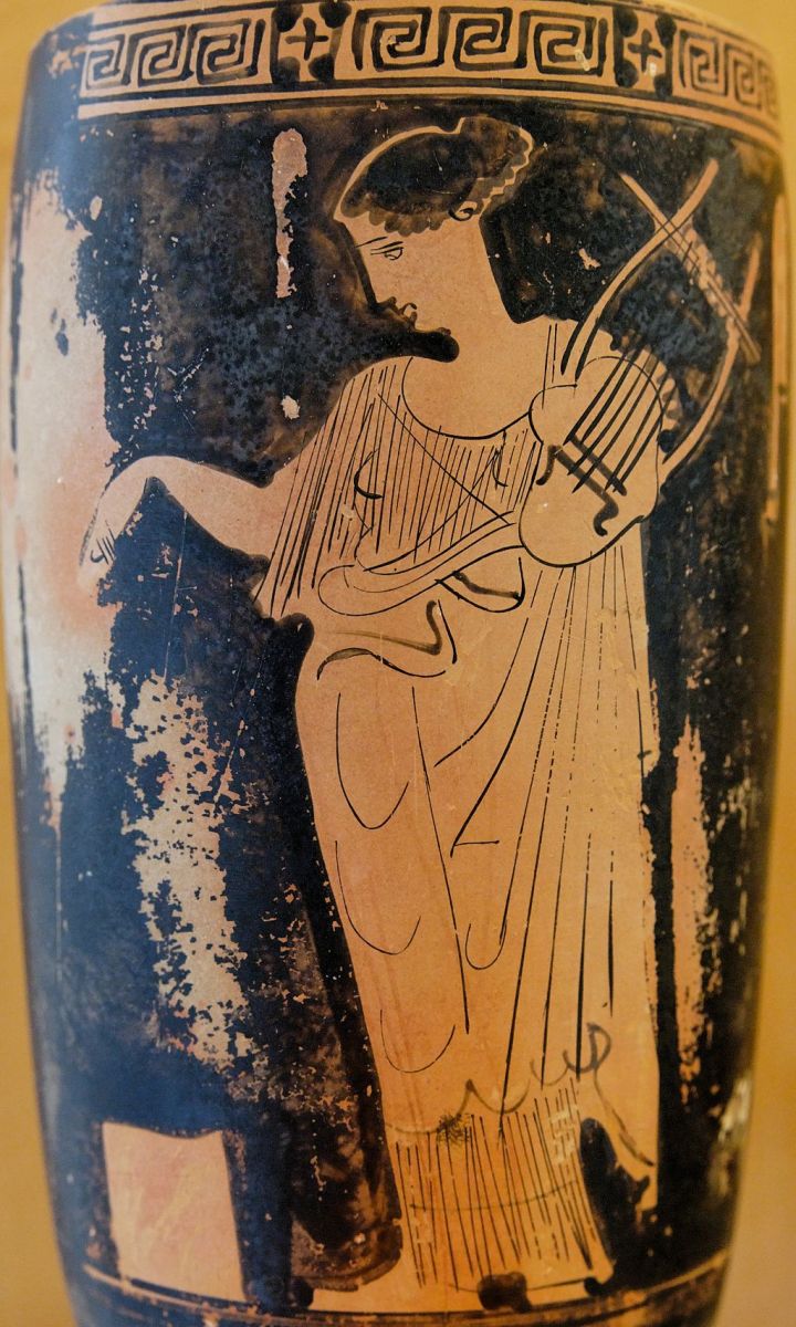 Kithara player on red figure vase