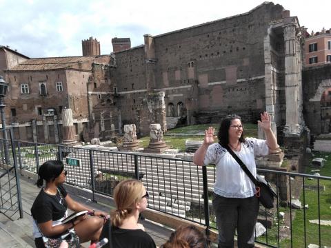 Rebecca Futo Kennedy teaching in Rome. Photo courtesy of Rebecca Futo Kennedy.