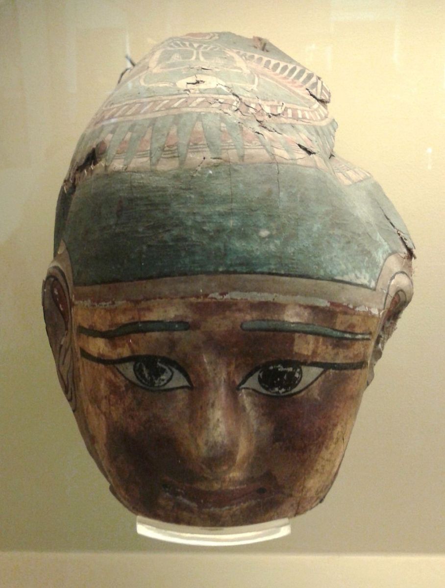 Golden mummy mask (Ptolemaic Kingdom  c. 304 BCE) (Image via Wikimedia under a CC-BY-SA 4.0).