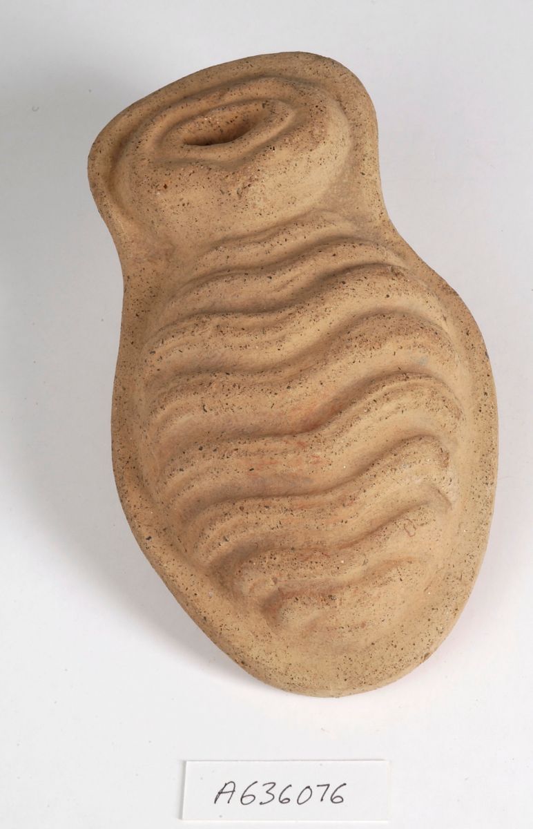 Clay-backed uterus. Roman votive offering. Credit: Wellcome Collection.CC BY 
